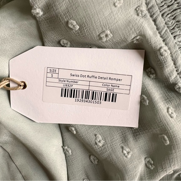 Free the Roses Light Green Ruffled Romper Size Small - Picture 6 of 10